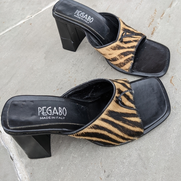 Vintage 90s  animal print high heel platform mules size 8 - Picture 3 of 9